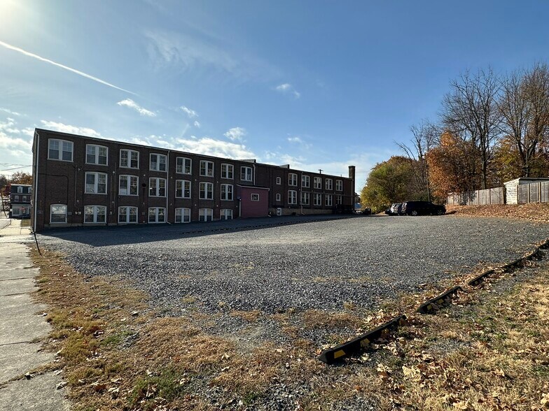 More Photos Of 710 Wheatland St, Phoenixville Office For Lease