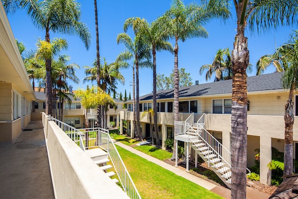 More Photos Of 1518-1536 Rosecrans St, San Diego Apartments For Sale