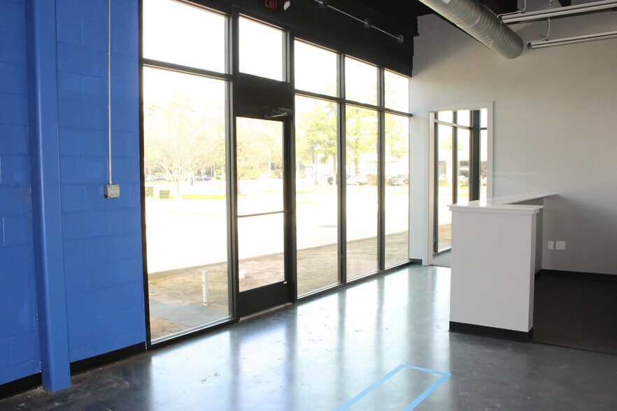 More Photos Of 10931 Ocean City Blvd, Houston Auto Dealership For Lease