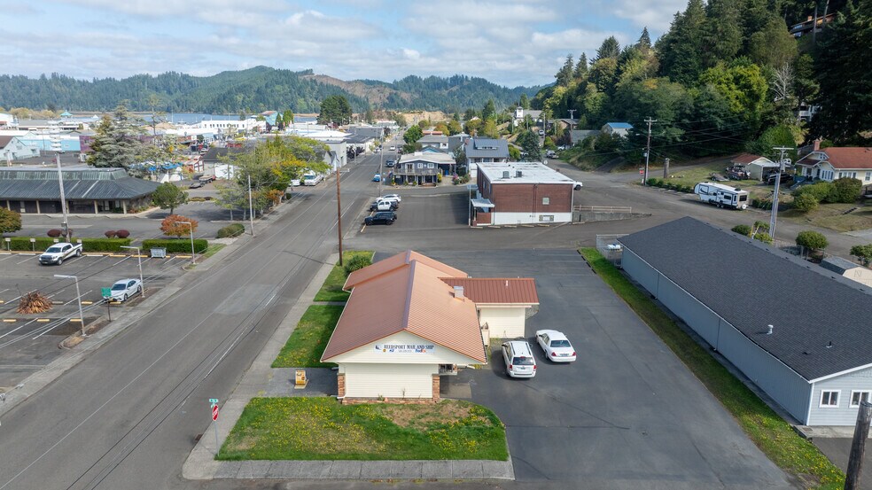 More Photos Of 624 Winchester Ave, Reedsport Office For Sale