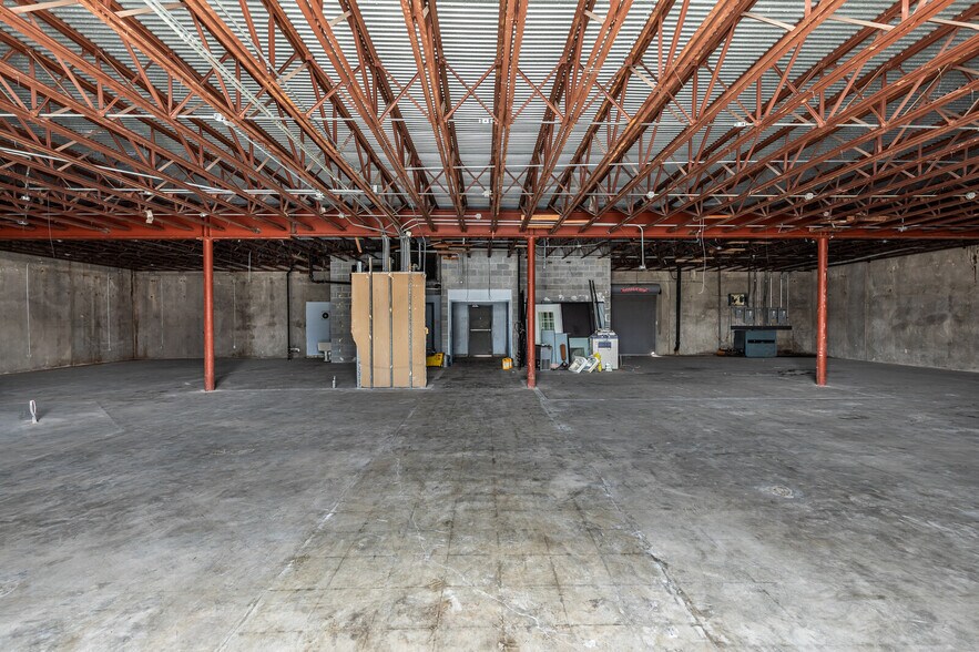 More Photos Of 1210 Lake Air Dr, Waco Freestanding For Sale