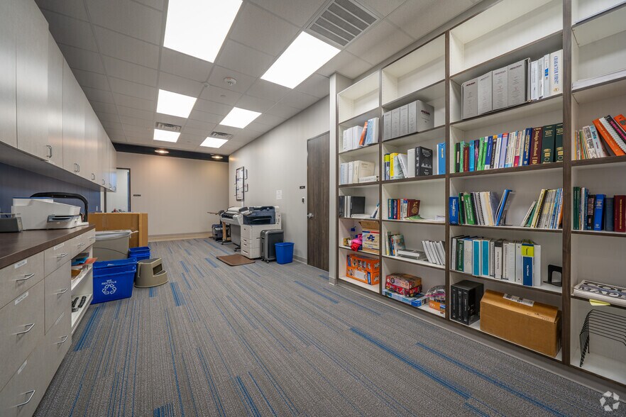 More Photos Of 7215 New Territory Blvd, Sugar Land Office For Lease