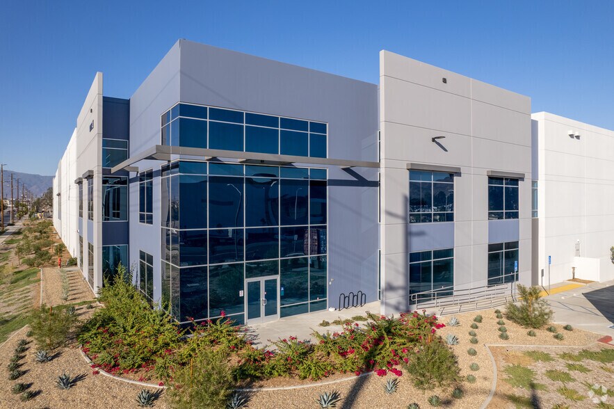 More Photos Of 10855 Cherry Ave, Fontana Distribution For Lease