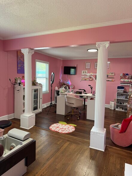 More Photos Of 1517 Lyon Court, Charlotte Freestanding For Lease
