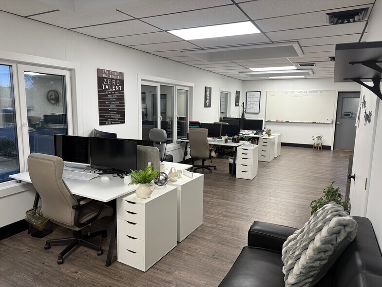 Primary Photo Of 584 Meadow St, Agawam Medical For Lease