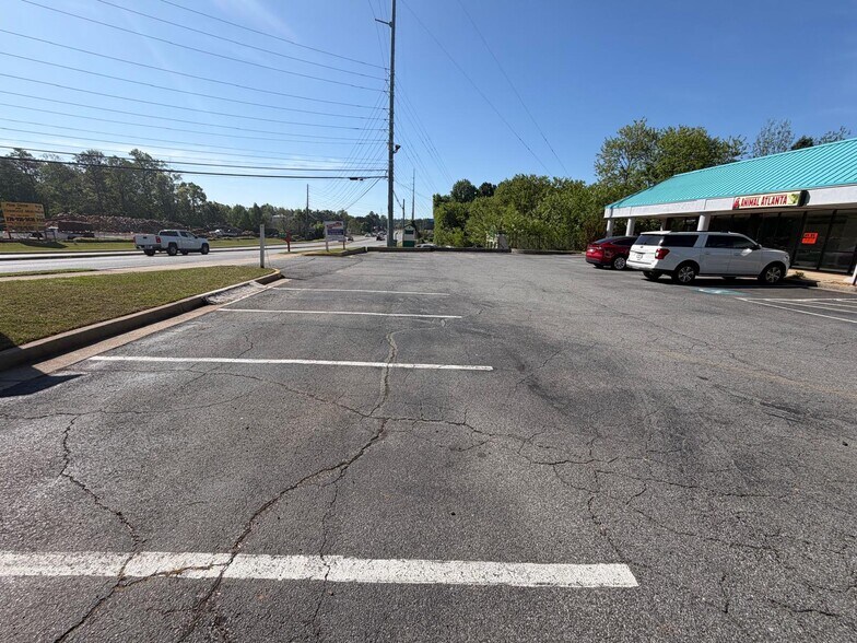 More Photos Of 6449 Bells Ferry Rd, Woodstock Convenience Store For Lease