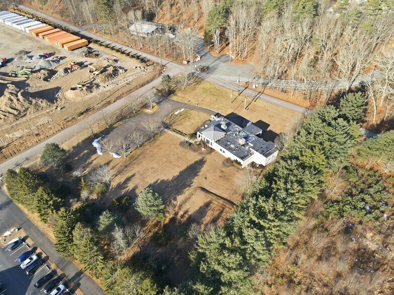 More Photos Of 113 Pocono Dr, Milford Office For Sale