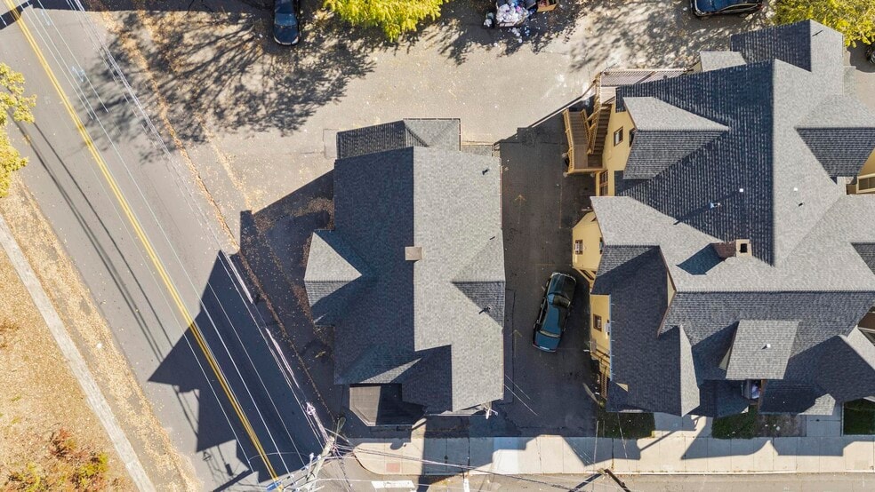 More Photos Of 74 Holmes Ave, Waterbury Storefront Retail Residential For Sale