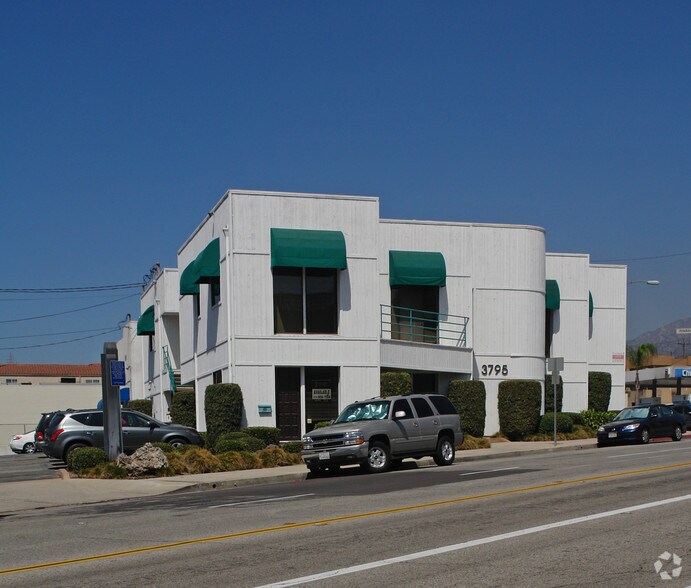 More Photos Of 3795 La Crescenta Ave, Glendale Office For Lease