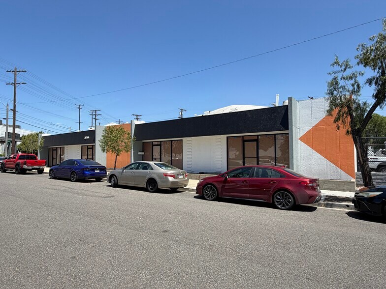 Primary Photo Of 3014 Floyd St, Burbank Warehouse For Lease