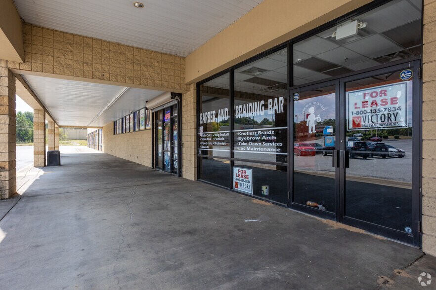 More Photos Of 1607 S Lumpkin Rd, Columbus Storefront For Lease