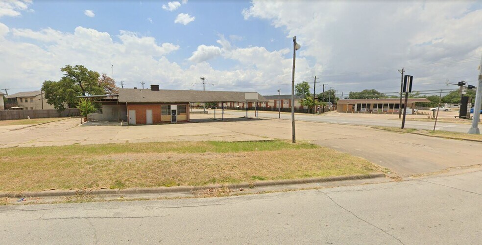 More Photos Of 3901 E 29th St, Bryan Auto Repair For Lease