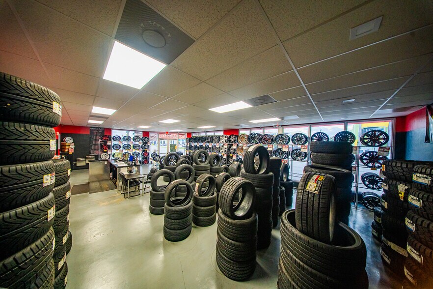 More Photos Of 101 NW 27th Ave, Miami Auto Repair For Sale
