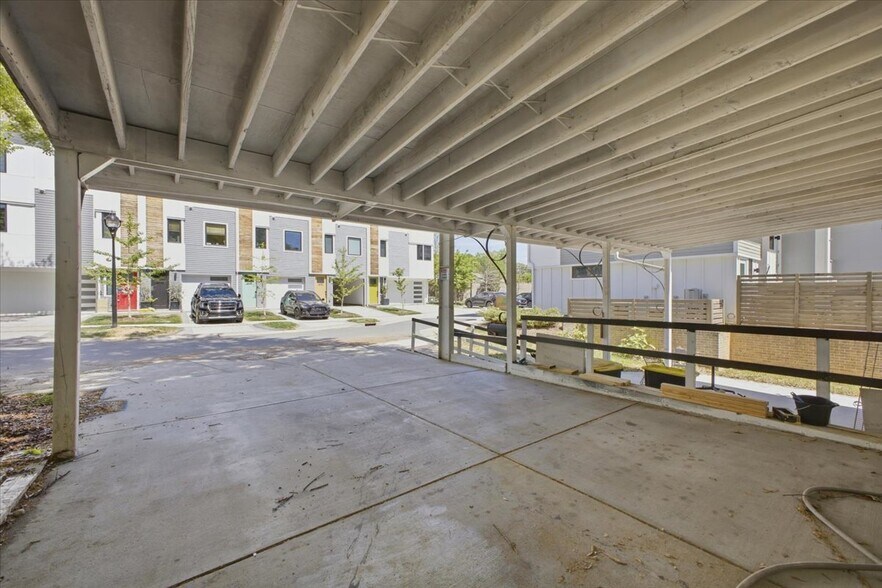 More Photos Of 2664 Shenandoah Ave, Charlotte General Retail For Sale