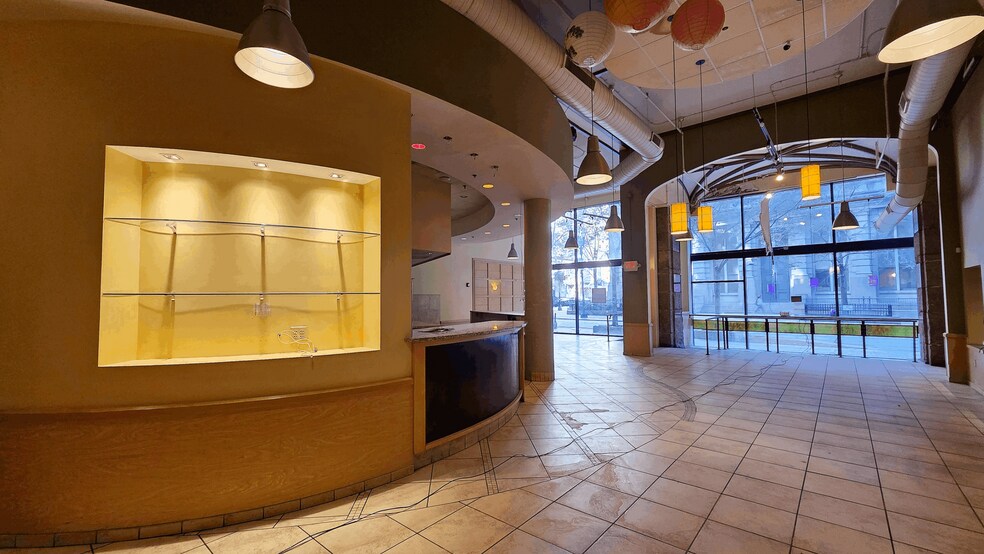 More Photos Of 820 Olive St, Saint Louis Restaurant For Lease