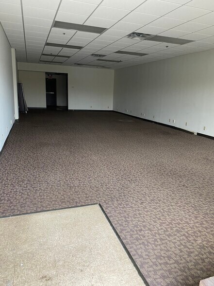 More Photos Of 1330 Niagara Falls Blvd, Tonawanda Storefront Retail Office For Lease