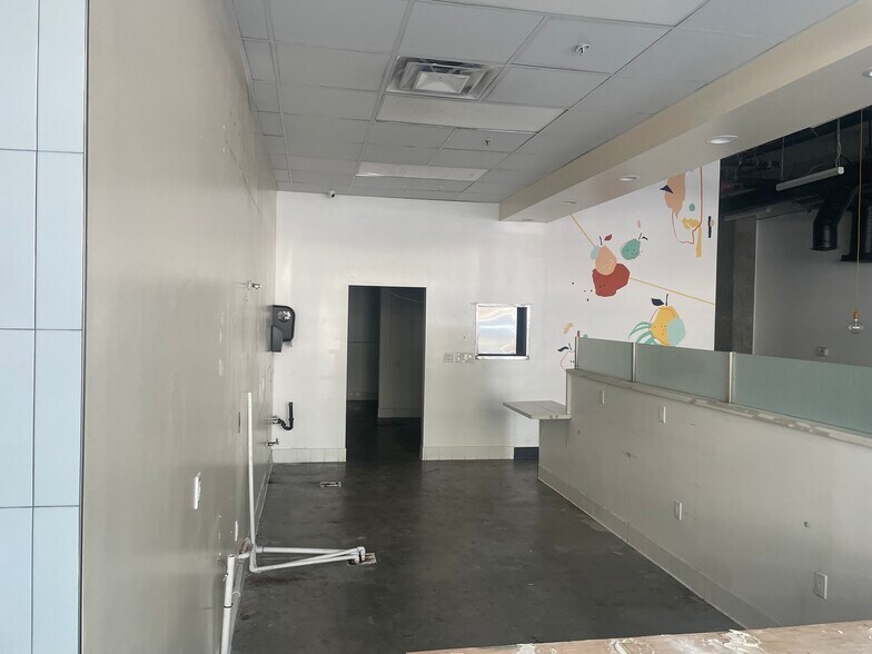 More Photos Of 424 W Pico Blvd, Los Angeles Apartments For Lease