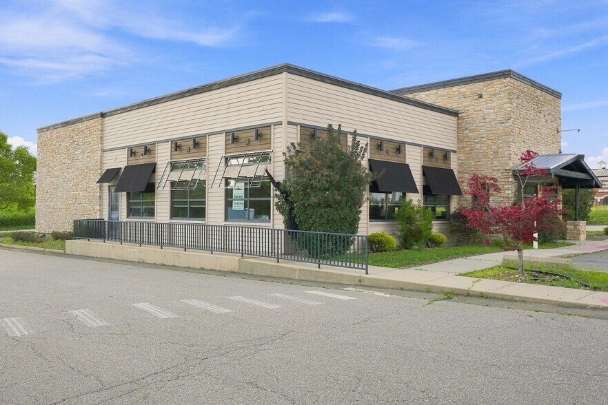 More Photos Of 726 W Center St, West Bridgewater Restaurant For Lease