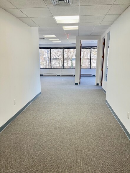 More Photos Of 81 Holly Hill Ln, Greenwich Office For Lease