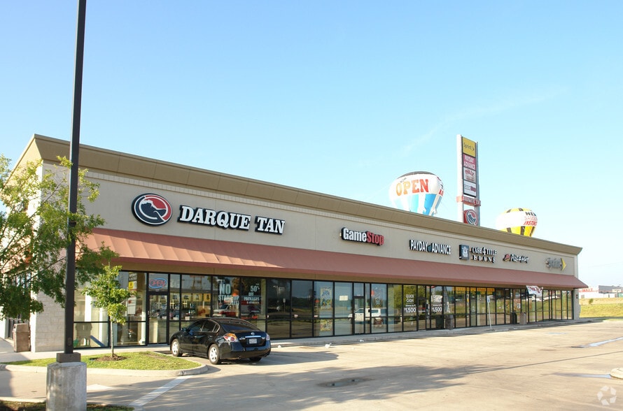 More Photos Of 1225-1251 N Loop 336, Conroe Freestanding For Lease