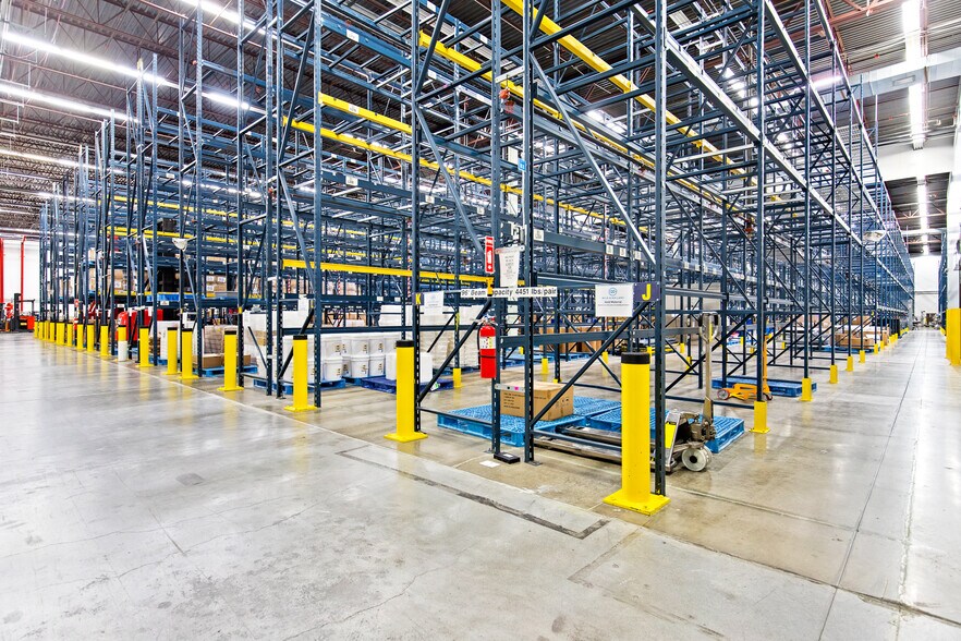 More Photos Of 2567 W Midway Blvd, Broomfield Manufacturing For Lease