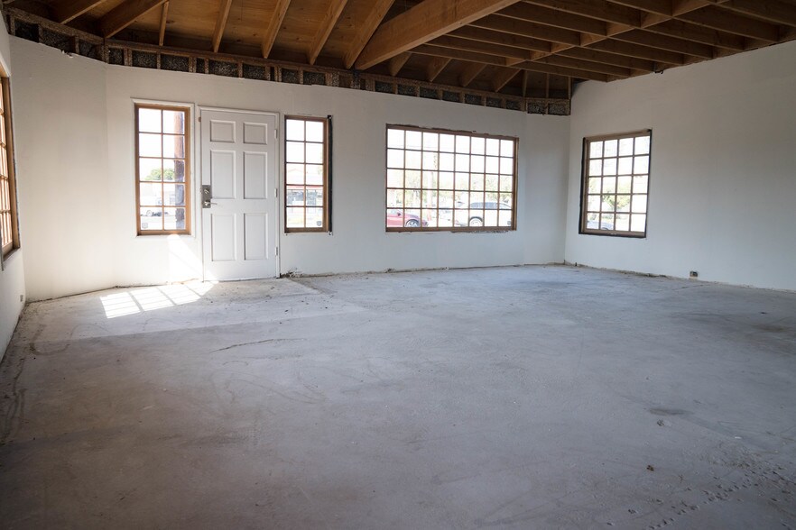 More Photos Of 10616-10622 Katella Ave, Anaheim Loft Creative Space For Sale
