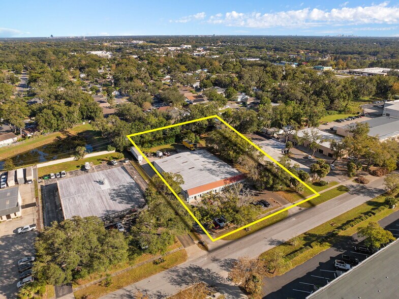 More Photos Of 175 Semoran Commerce Pl, Apopka Light Distribution For Sale