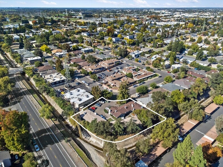 More Photos Of 2316 Villanova Cir, Sacramento Apartments For Sale