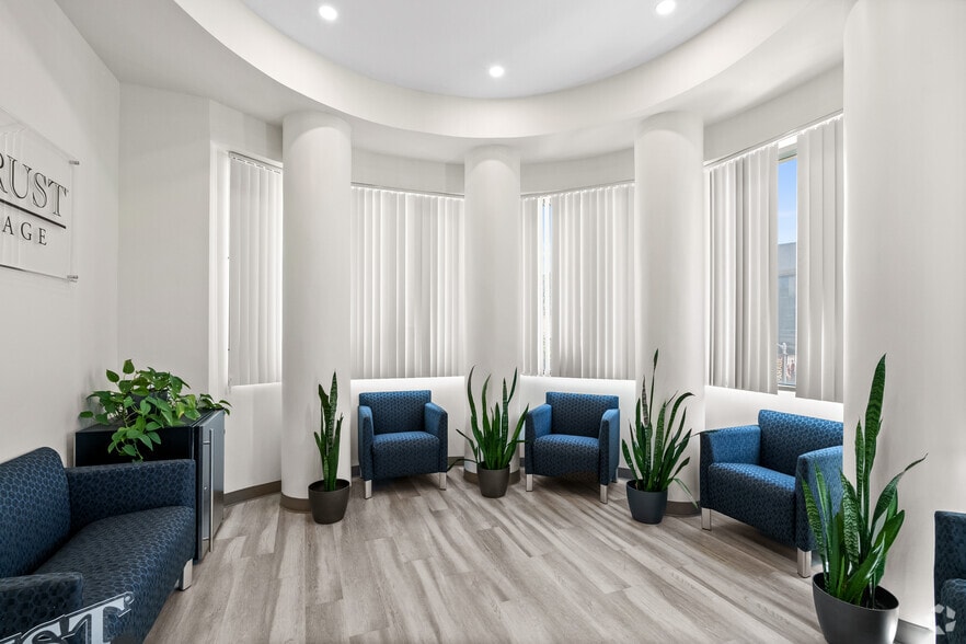 More Photos Of 14925-14945 Ventura Blvd, Sherman Oaks Office For Lease