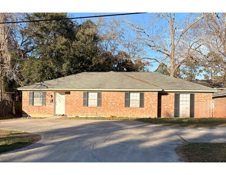 More Photos Of 1311 E 67th St, Savannah Apartments For Sale