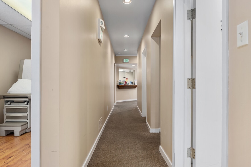 More Photos Of 207 Ridgely Ave, Annapolis Medical For Lease