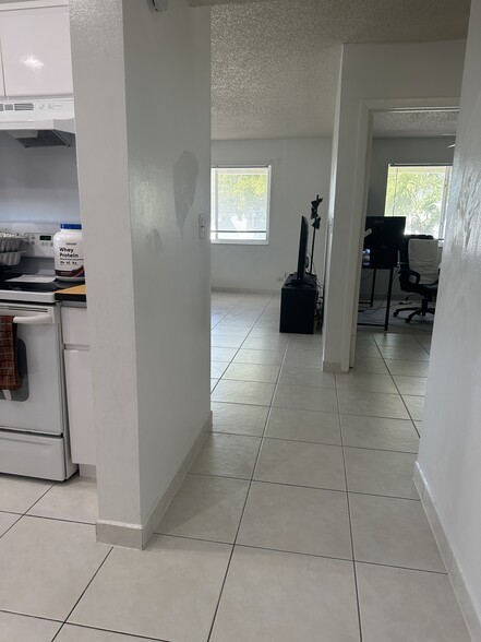 More Photos Of 724 NE 4th St, Hallandale Beach Apartments For Sale