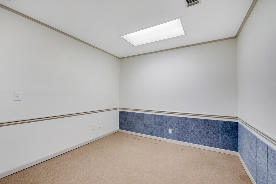 More Photos Of 11205 Alpharetta Hwy, Roswell Office Residential For Sale