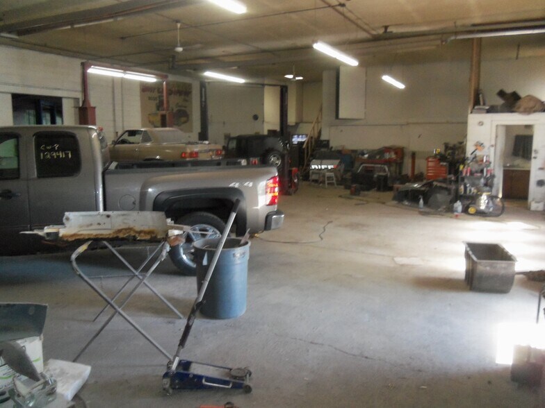 More Photos Of 7544 Rt-31, Lyons Auto Repair For Sale