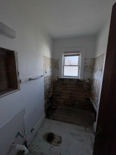 More Photos Of 2289 Upton Ave, Toledo Apartments For Sale