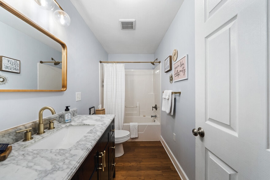 More Photos Of 371 Water St, Excelsior Hospitality For Sale