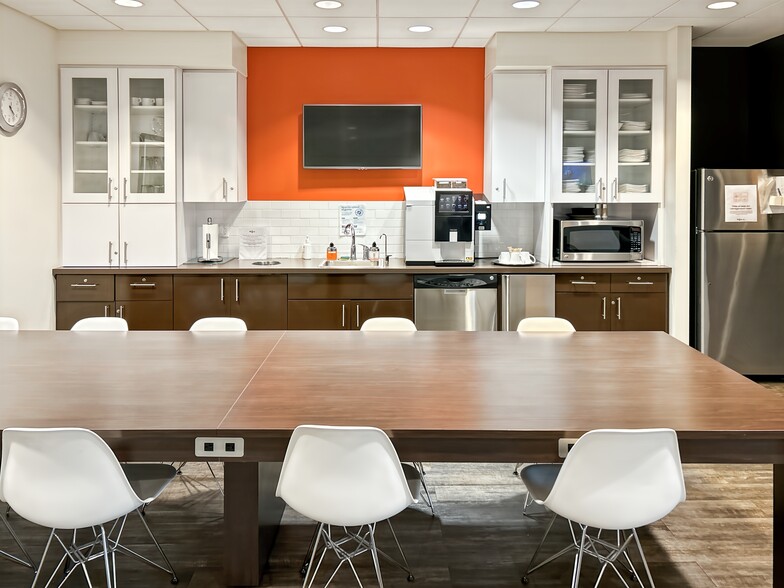 More Photos Of 5680 King Centre Dr, Kingstowne Coworking Space