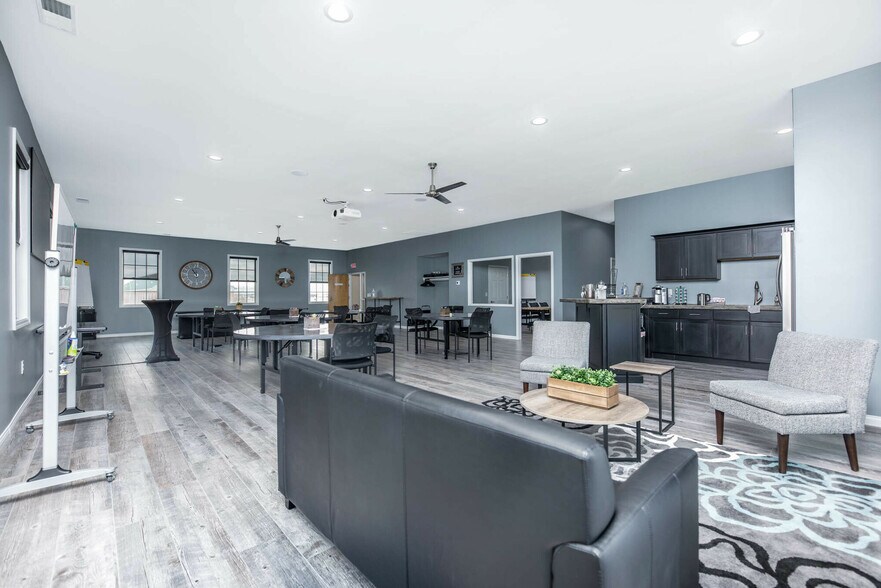 More Photos Of 8501 S Mason Montgomery Rd, Mason Office For Sale