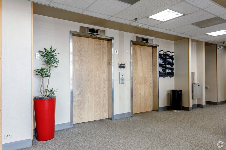 More Photos Of 9200 W Cross Dr, Littleton Coworking Space