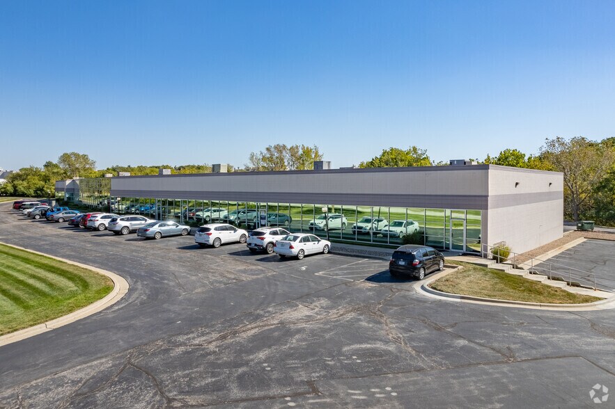 More Photos Of 7810-7900 NW 100th St, Kansas City Unknown For Lease