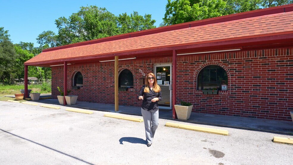Primary Photo Of 9302 Highway 6, Hitchcock Restaurant For Sale