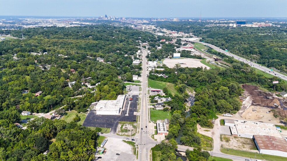 More Photos Of 1260-1280 Merriam Ln, Kansas City General Retail For Sale