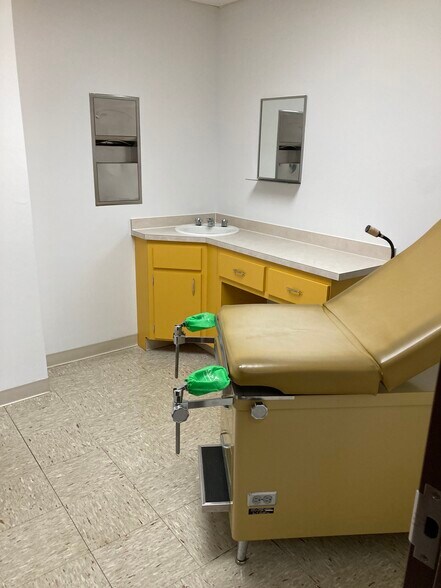 More Photos Of 2215 Nebraska Ave, Fort Pierce Medical For Lease