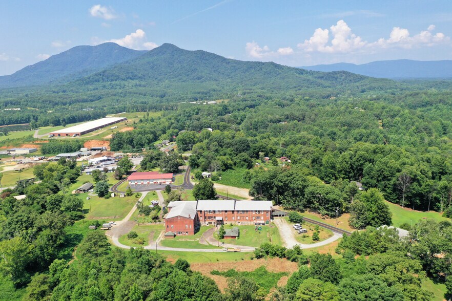 More Photos Of 156 School Rd, Mill Spring Office For Lease