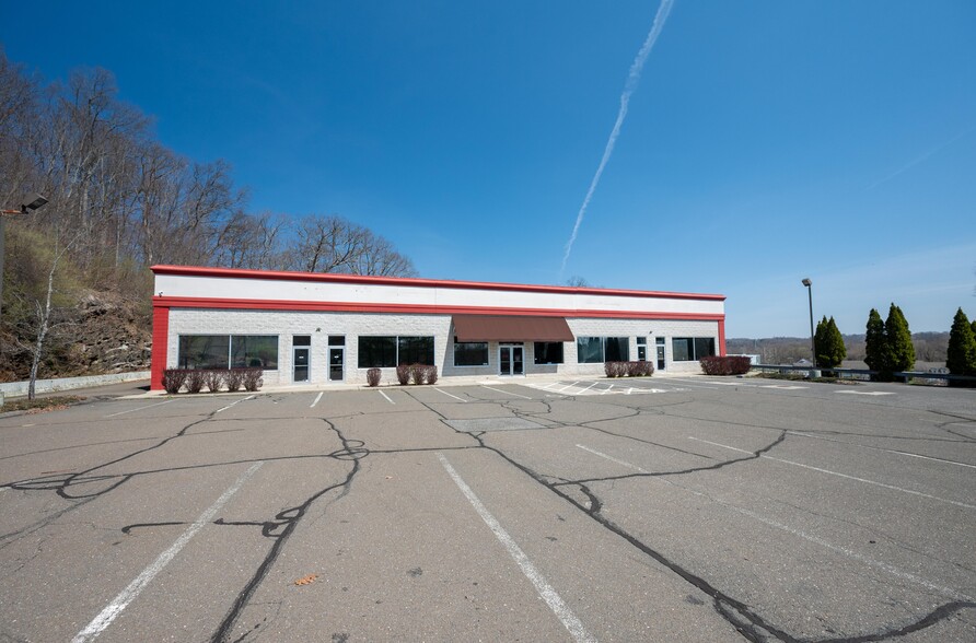 Primary Photo Of 20 Federal Rd, Brookfield Storefront For Lease