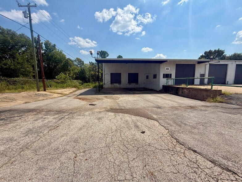 More Photos Of 2005 Tile Factory Rd, Palestine Manufacturing For Lease