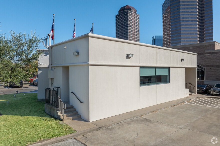 More Photos Of 1777 Sage Rd, Houston Freestanding For Lease