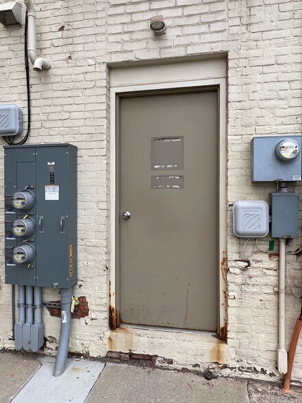 More Photos Of 111 N Main St, Adrian Office Residential For Lease