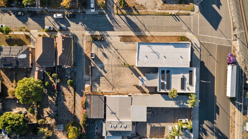 More Photos Of 1033-1047 W 3rd St, San Bernardino Warehouse For Sale