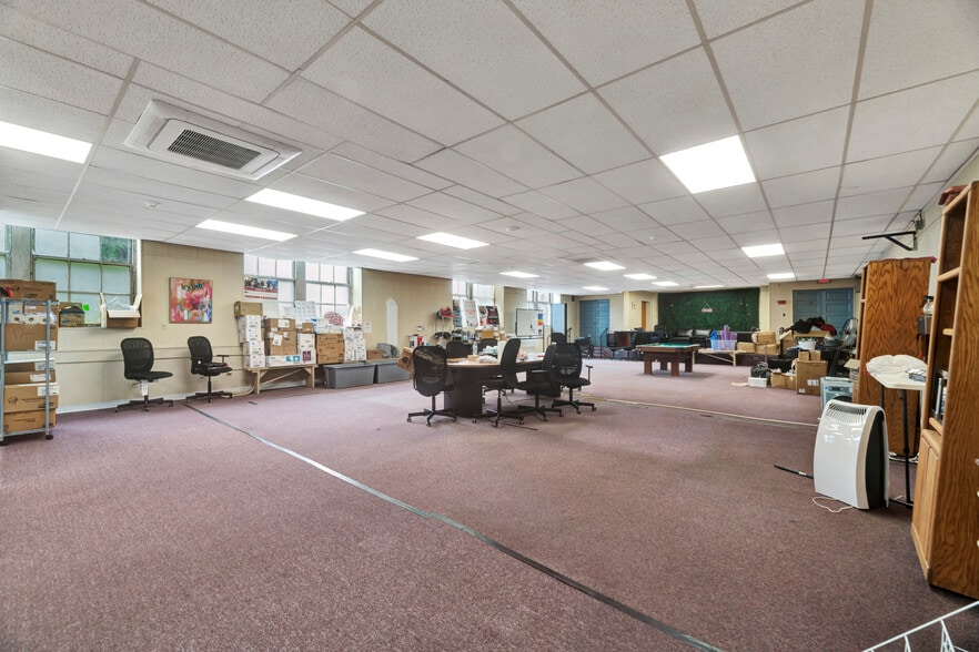 More Photos Of 11 Poplar Ave, Wilmington Lodge Meeting Hall For Lease